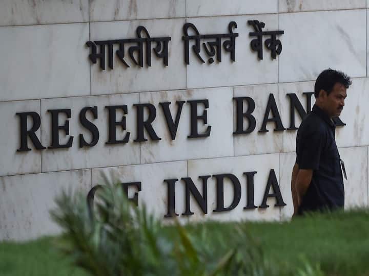 Monetary Policy Committee Raises Concerns, Says Rising Covid Cases Risk To Economy Recovery: RBI RBI's Monetary Policy Committee Raises Concern, Says Rising Covid Cases Risk To Economy Recovery