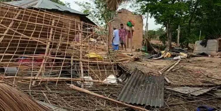 One death after house collapse in kumarganj South dinajpur দক্ষিণ দিনাজপুরের কুমারগঞ্জে ঝড়ে দেওয়াল চাপা পড়ে মৃত ১ !
