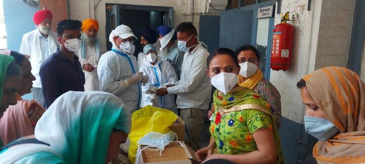 ਅੰਮ੍ਰਿਤਸਰ: ਵਿਸਾਖੀ ਮੌਕੇ ਪਾਕਿਸਤਾਨ ਗੁਰਧਾਮਾ 'ਤੇ ਯਾਤਰਾ ਕਰਨ ਲਊ ਇਸ ਵਾਰ 437 ਸ਼ਰਧਾਲੂਆਂ ਦੇ ਵੀਜੇ ਲੱਗੇ ਹਨ।