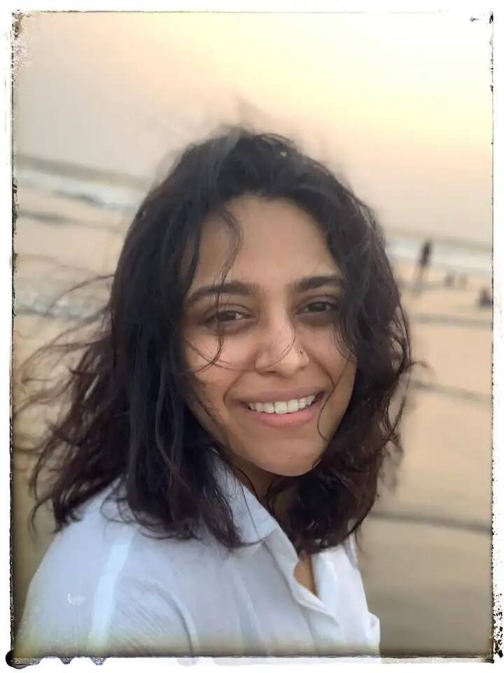 আর ইতিমধ্য়েই স্বরার প্রতিটি ছবি পছন্দ করেছে তাঁর ভক্তরা।