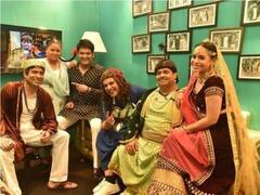 In Pics | The Kapil Sharma Show च्या कलाकारांची एका एपिसोडची फी किती?