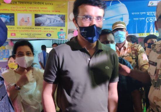 West Bengal Assembly Elections 2021 4th Phase voting live blog updates WB Election 2021 Phase 4 Voting :  ચોથા તબક્કામાં 76.16 ટકા મતદાન, કૂચ બિહારમાં હિંસા દરમિયાન ચારના મોત