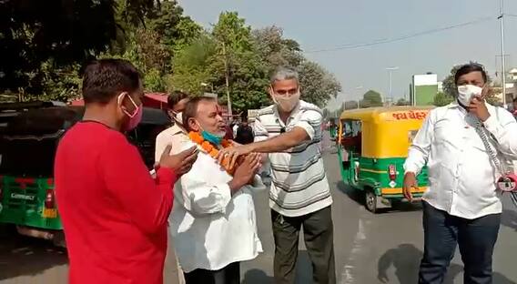 Vadodara: માસ્ક વગર ફરતાં લોકોને શું અનોખી સજા કરાઈ ? જાણો વિગત Vadodara: માસ્ક વગર ફરતાં લોકોને શું અનોખી સજા કરાઈ ? જાણો વિગત