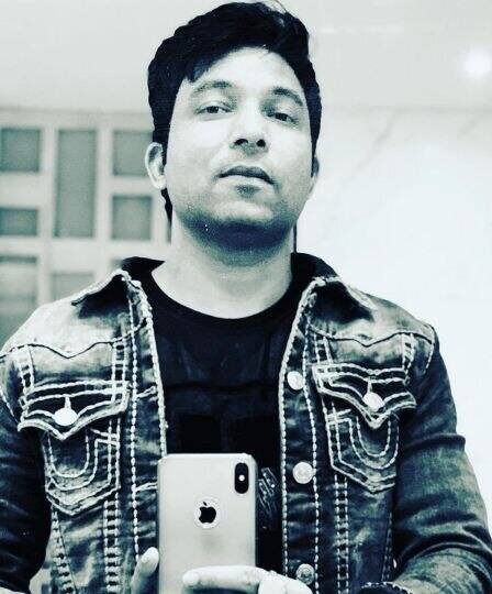 चंदन प्रभाकर कपिल शर्माचा बालमित्र आहे आणि दोघांनी अनेक कॉमेडी शोमध्ये एकत्र काम केलं आहे. इतकंच  नाही तर तो कपिलसोबत लाफ्टर चॅलेंजमध्येही स्पर्धक म्हणून सहभागी झाला होता. चंदनची प्रति एपिसोड फी 7 लाख रुपये आहे.