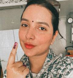 WB election 2021: শুভশ্রী, দিতিপ্রিয়া থেকে যশ, শ্রাবন্তী, আঙুলে কালি কোন কোন তারকার?