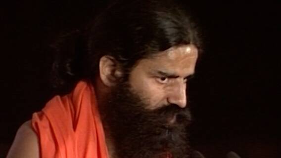 Baba Ramdev explains correct way to practice slow breathing | Yog Yatra (10 Apr 2021)