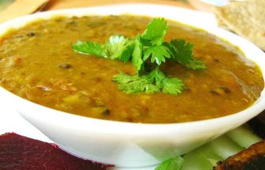 ડાયટમાં વધુ પ્રોટીન એડ કરો. રિચ પ્રોટીન યુક્ત આહાર આપની અતિરિક્ત કેલેરીને બર્ન કરે છે અને ઉર્જા પણ આપે છે.