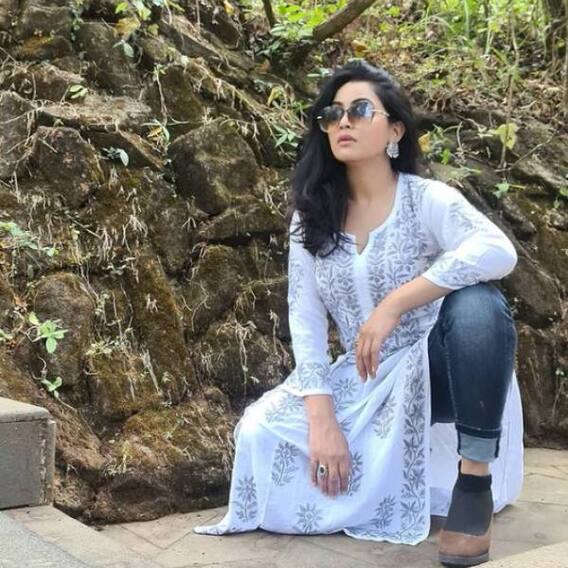 Birthday Special: रियल लाइफ में बेहद स्टाइलिश हैं अंगूरी भाबी, बेटी की उम्र जानकर रह जाएगें हैरान