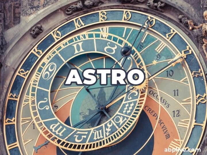 Rashifal Horoscope Today Aaj Ka Rashifal Astrological Prediction For 12 April Singh Rashi  Tula Rashi Meen Rashi And Other Zodiac Signs Horoscope Today 12 April 2021: कर्क, सिंह, तुला और कुंभ राशि वाले न करें ये कार्य, सभी राशियों का जानें राशिफल