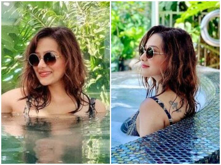 अपनी बोल्ड अंदाज से इन दिनों काव्या यानि मदलसा शर्मा सीरियल अनुपमा के साथ-साथ सोशल  मीडिया पर भी धमाल मचा रही है. मदलसा का अंदाज फैन्स को काफी पसंद आ रहा है. वो भी फैन्स के लिए वक्त-वक्त पर अपनी हॉट फोटोज सोशल मीडिया पर शेयर करती रहती है. आइए आपको भी दिखाते है मदलसा के हॉट लुक की कुछ फोटोज....