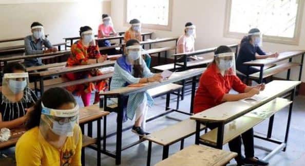 Gujarat: Offline education closed in all colleges till April 30 Gujarat Corona Crisis: રાજ્યમાં આ તારીખ સુધી તમામ કૉલેજોમાં ઓફલાઈન શિક્ષણ બંધ, જાણો વિગતો