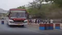 અમદાવાદ નર્સિગ મેનેજમેન્ટના વિદ્યાર્થીઓ સાપુતારાની બોર્ડર પર અટવાયા, જુઓ વીડિયો