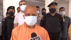 Teeka Utasav: शक्ति भवन पहुंचे सीएम योगी, बोले- 'कोरोना के खिलाफ इस लड़ाई को विजय बनाना है' | Badi Khabar