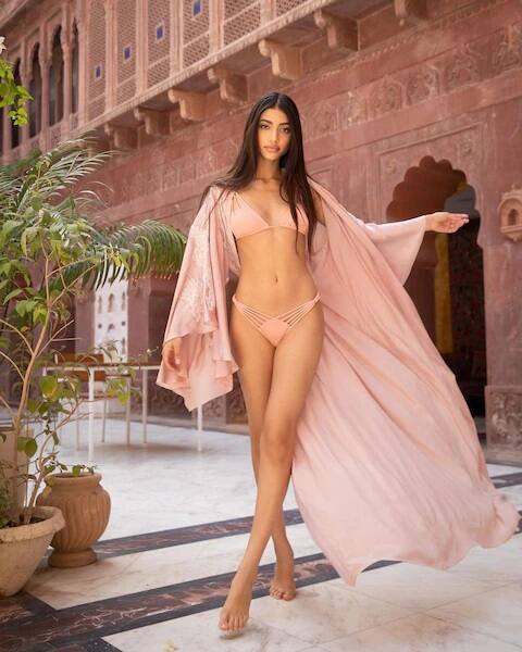 અલાના પાંડે ગયા વર્ષથી પોતાના બૉયફ્રેન્ડની સાથે લિવ ઇન રિલેશનશીપમાં રહી રહી છે.