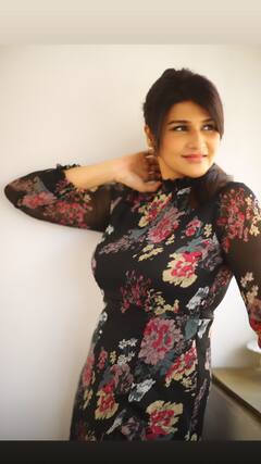 அழகிய அஞ்சேனா - நடிகை அஞ்சேனா கிர்தி புகைப்படங்கள்