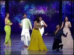 ਮੀਕਾ ਸਿੰਘ ਨੇ ਭਰੇ ਇਵੈਂਟ 'ਚ ਇਸ ਸਟਾਰ ਸਿੰਗਰ ਨੂੰ ਕਰ ਦਿੱਤਾ ਵਿਆਹ ਲਈ ਪ੍ਰੋਪੋਜ਼, ਅੱਗਿਓਂ ਰੱਖੀ ਗਈ ਇਹ ਸ਼ਰਤ