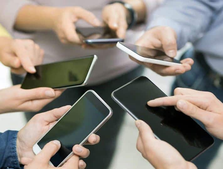 ਜੇ ਤੁਸੀਂ ਘੱਟ ਕੀਮਤ ’ਤੇ ਇੱਕ ਬਿਹਤਰੀਨ ਸਮਾਰਟਫ਼ੋਨ ਖ਼ਰੀਦਣਾ ਚਾਹੁੰਦੇ ਹੋ, ਤਾਂ ਬਾਜ਼ਾਰ ’ਚ 7,000 ਰੁਪਏ ਤੱਕ ਦੀ ਕੀਮਤ ਦੇ ਅਜਿਹੇ ਫ਼ੋਨ ਵੀ ਉਪਲਬਧ ਹਨ। ਇੱਥੇ ਜਾਣੋ, ਅਜਿਹੇ ਸਮਾਰਟਫ਼ੋਨਜ਼ ਦੇ ਫ਼ੀਚਰਜ਼: