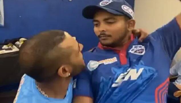 ipl 2021 shikhar dhawan prithvi shaw celebrate delhi capitals win video  IPL 2021: જીત બાદ દિલ્હીના  ધવને પૃથ્વી શોને ઉંચકી લીધો અને કહ્યું બેટા હવે તું...