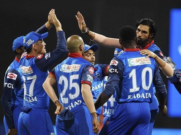 IPL 2021: delhi capitals star ishant sharma injured and will likely to miss two games IPL 2021: પ્રથમ મેચમાં જીત બાદ દિલ્હી કેપિટલ્સ માટે ખરાબ સમાચાર, આ સ્ટાર ખેલાડી થયો ઇજાગ્રસ્ત, નહીં રમી શકે બે મેચો