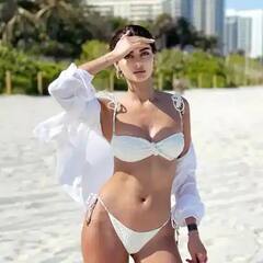 એશ્વર્ય રાય બચ્ચનની હમશકલે ઇન્ટરનેટ પર મચાવી ધમાલ, બિકીનીમાં બતાવ્યો ગ્લેમરસ અવતાર, જાણો કોણ છે તે....