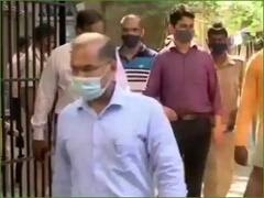 Antilia bomb scare: सचिन वाझेंचे सहकारी एपीआय रियाझुद्दीन काझी मुंबई पोलीस दलातून निलंबित