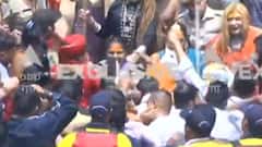 Haridwar Maha Kumbh: शाही स्नान के बाद अचानक बिगड़ी किन्नर अखाड़ा प्रमुख Laxmi Narayan Tripathi की तबीयत