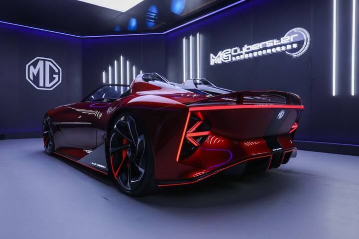 MG Cyberster Concept new electric car released in Shanghai Auto show ஷாங்காய் ஆட்டோ ஷோவில் வெளியான எம்.ஜி யின் எலக்ட்ரிக் கார்