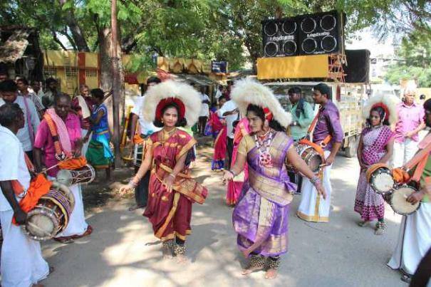 The Government of Tamil Nadu has issued an order to provide a special fund of Rs. 2000 corona for folk artists in Tamil Nadu. நாட்டுப்புற கலைஞர்களுக்கு கொரோனா கால சிறப்பு நிதி - தமிழக அரசு அரசாணை வெளியீடு