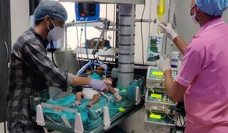 Surat Corona Cases:  સુરતમાં માત્ર 11 દિવસના બાળકને રેમડેસિવિર ઈંજેક્શન આપવાની જરૂર ઉભી થતાં દોડી રહ્યાં છે મા-બાપ, જાણો વિગત