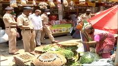 Gudi Padwa 2021 | लालबागमध्ये मिठाई खरेदीसाठी नागरिकांची गर्दी