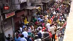 Dadar Market Crowd : दादरकरांना कोरोनाचं भय नाही? गुढीपाडव्याच्या खरेदीसाठी फूलबाजारात प्रचंड गर्दी