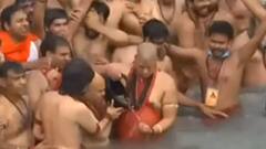 Haridwar Kumbh: शाही स्नान पर लाखों श्रद्धालुओं ने लगाई गंगा में डुबकी | Sign Bulletin