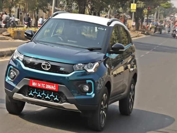 Tata Nexon EV रिव्यू: इस इलेक्ट्रिक कार में क्या है खास, जानें फीचर्स और कीमत Tata Nexon EV रिव्यू: इस इलेक्ट्रिक कार में क्या है खास, जानें फीचर्स और कीमत
