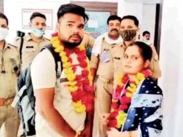 Couple Get Married With The Help Of Jhansi Police In UP Jhansi Police Help Couple Get Married After Families Threatened Them