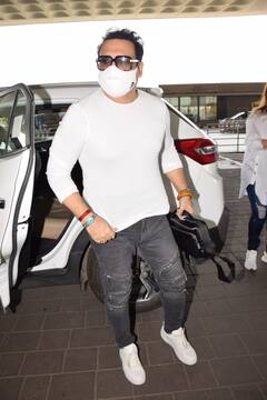 कोरोना को मात देने के बाद आज पहली बार मुंबई एयरपोर्ट पर नज़र आए अभिनेता Govinda, देखें तस्वीरें