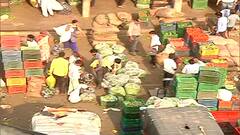 Coronavirus : गुढीपाडव्याच्या खरेदीसाठी नाशिककरांची झुंबड, बाजारात कोरोनाच्या नियमांचे तीनतेरा