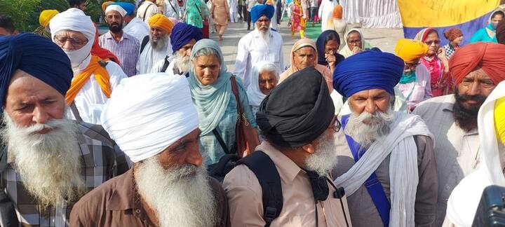 ਇਨ੍ਹਾਂ 'ਚੋਂ 427 ਸ਼ਰਧਾਲੂ ਨੈਗੇਟਿਵ ਆਏ ਅਤੇ 10 ਸ਼ਰਧਾਲੂ ਕੋਰੋਨਾ ਪੌਜ਼ੇਟਿਵ ਪਾਏ ਗਏ ਹਨ।