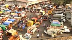 Pune Market Yard | पुण्यातील भाजी मंडईत नागरिकांची गर्दी; Social Distancing चे तीनतेरा