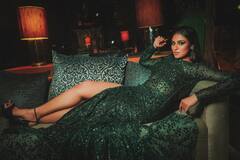 பச்சை நிறமே பச்சைநிறமே - இந்துஜாவின் ஸ்டைலிஷ் போட்டோஷூட்