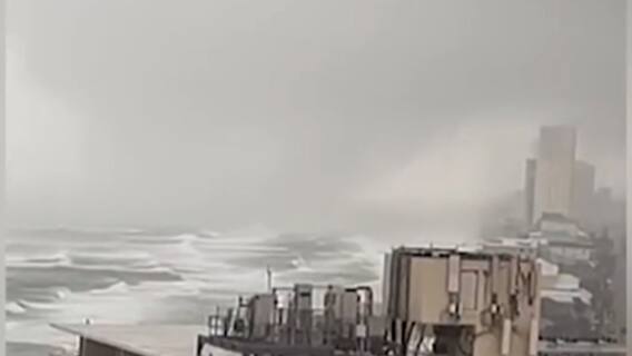 अमेरिका: फ्लोरिडा में समुद्री तूफान से तबाही, कई घरों को नुकसान