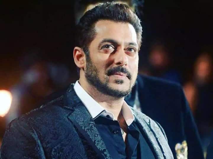 Coronavirus: Salman Khan will help 25000 Bollywood workers by giving crores of rupees in their bank account ann कोरोना संकट के बीच फिर मदद को आगे आए सलमान खान, फिल्म इंडस्ट्री के 25,000 वर्करों के बैंक खातों में डायरेक्ट डालेंगे पैसे