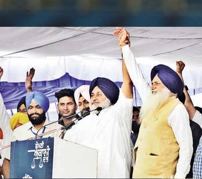 ਬਾਦਲ ਪਰਿਵਾਰ ਲਈ ਧਰਮ ਸੰਕਟ! ਪ੍ਰਤਾਪ ਸਿੰਘ ਕੈਰੋਂ ਤੇ ਵਿਰਸਾ ਸਿੰਘ ਵਲਟੋਹਾ ਆਹਮੋ-ਸਾਹਮਣੇ ਬਾਦਲ ਪਰਿਵਾਰ ਲਈ ਧਰਮ ਸੰਕਟ! ਪ੍ਰਤਾਪ ਸਿੰਘ ਕੈਰੋਂ ਤੇ ਵਿਰਸਾ ਸਿੰਘ ਵਲਟੋਹਾ ਆਹਮੋ-ਸਾਹਮਣੇ