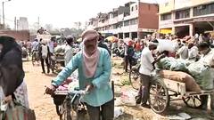 Corona Second Wave: Less crowd in Okhla wholesale market