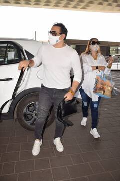 कोरोना को मात देने के बाद आज पहली बार मुंबई एयरपोर्ट पर नज़र आए अभिनेता Govinda, देखें तस्वीरें