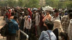 Mumbai: Long queue of migrants & panic outside Lokmanya Tilak Terminus