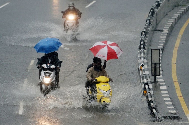 Monsoon to hit Kerala a day early on May 31 this year weather updates Weather Updates: केरल में समय से पहले 31 मई को दस्तक दे सकता है मानसून