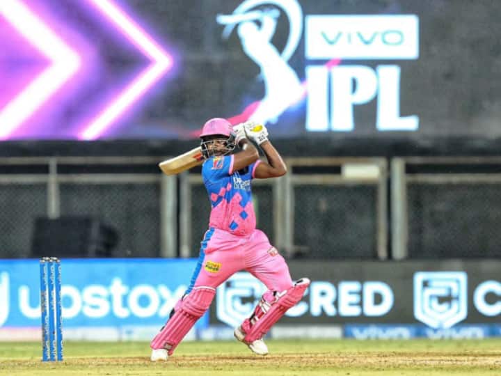 IPL 2021: RR captain sanju samson blames batsman for the loss against chennai, says losing too many wickets in the middle overs cost us the game IPL 2021: RR के कप्तान संजू सैमसन ने बल्लेबाजों को ठहराया हार का जिम्मेदार, कहा- बीच के ओवरों में लगातार विकेट गंवाना पड़ा महंगा