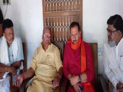 शहीद जवान के परिजनों से मिले बिहार के डिप्टी सीएम, कहा- सीबीआई जांच के लिए केंद्र से होगी बात