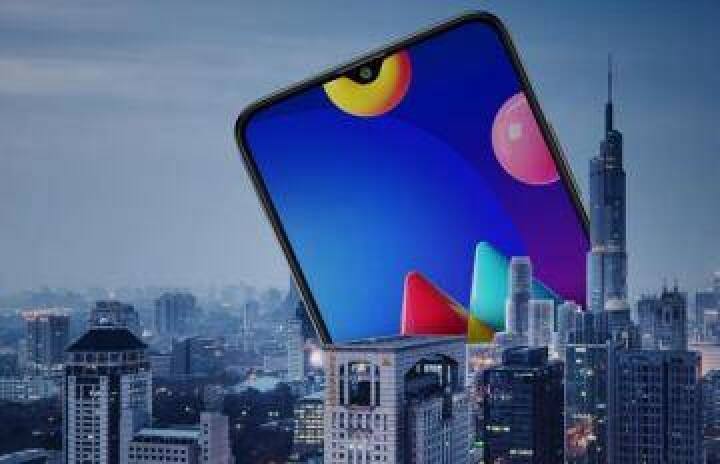 Galaxy M12 પર ઓફર મળવાની વાત કરીએ તો Amazon પર ફોનની ખરીદી પર 1000 રૂપિયાની કૂપન આપી રહ્યુ છે. આ કૂપન બન્ને વેરિએન્ટ માટે છે. આ ઉપરાંત IndusInd બેન્કના કાર્ડથી આ ફોન ખરીદવા પર 10 ટકાનુ વધારાનુ ડિસ્કાઉન્ટ મળશે.