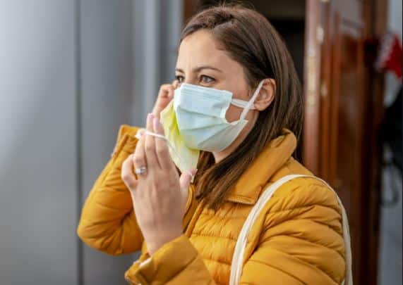 Coronavirus Pandemic Experts Advise Wearing Double Mask to Avoid Corona infection Coronavirus Pandemic: કોરોના રોકવા હવે એક નહીં પણ બે માસ્ક પહેરો પણ આ  માસ્ક કેવા હોવા જોઈએ ? માત્ર સર્જિકલ કે ફક્ત કોટન માસ્ક નહીં રોકી શકે કોરોના..